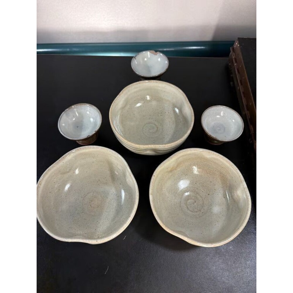 Akahada Ware Japanese Pottery Bowls and Cups 6 Piece Set Marked Kiri Wood Box